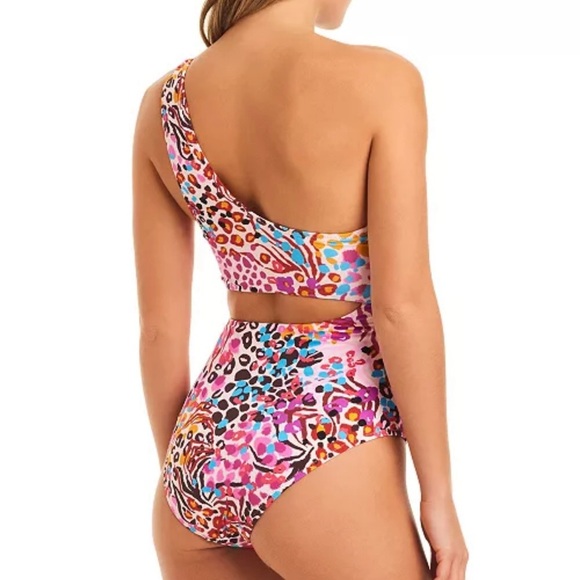 NWT Jessica Simpson
Women's Abstract-Print One-Shoulder Swimsuit XL - Picture 2 of 3